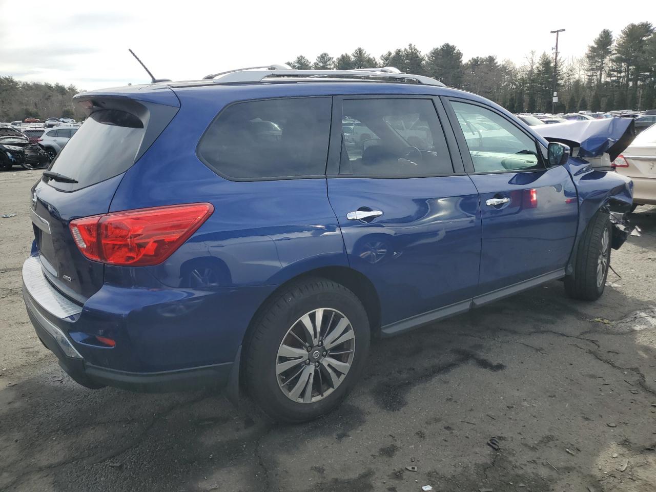 2017 Nissan Pathfinder VIN 5N1DR2MM6HC620955 Copart auction photo, side / front end damage thumbnail 3