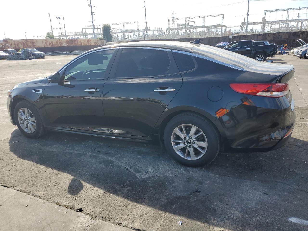 2016 KIA Optima VIN 5XXGT4L38GG028477 Copart auction photo, vandalism damage thumbnail 2