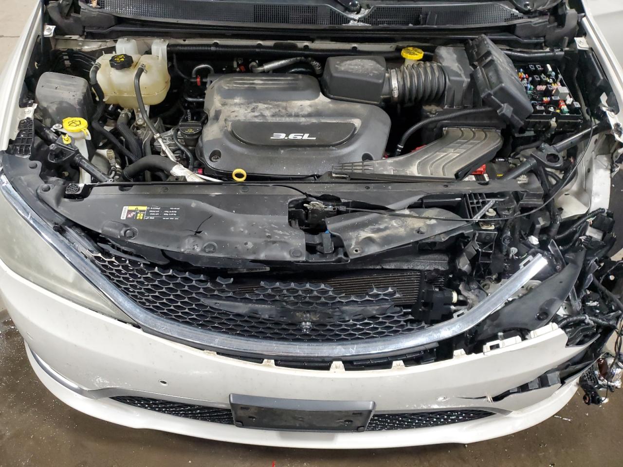 2017 Chrysler Pacifica VIN 2C4RC1EG9HR555850 Copart auction photo, front end damage thumbnail 13