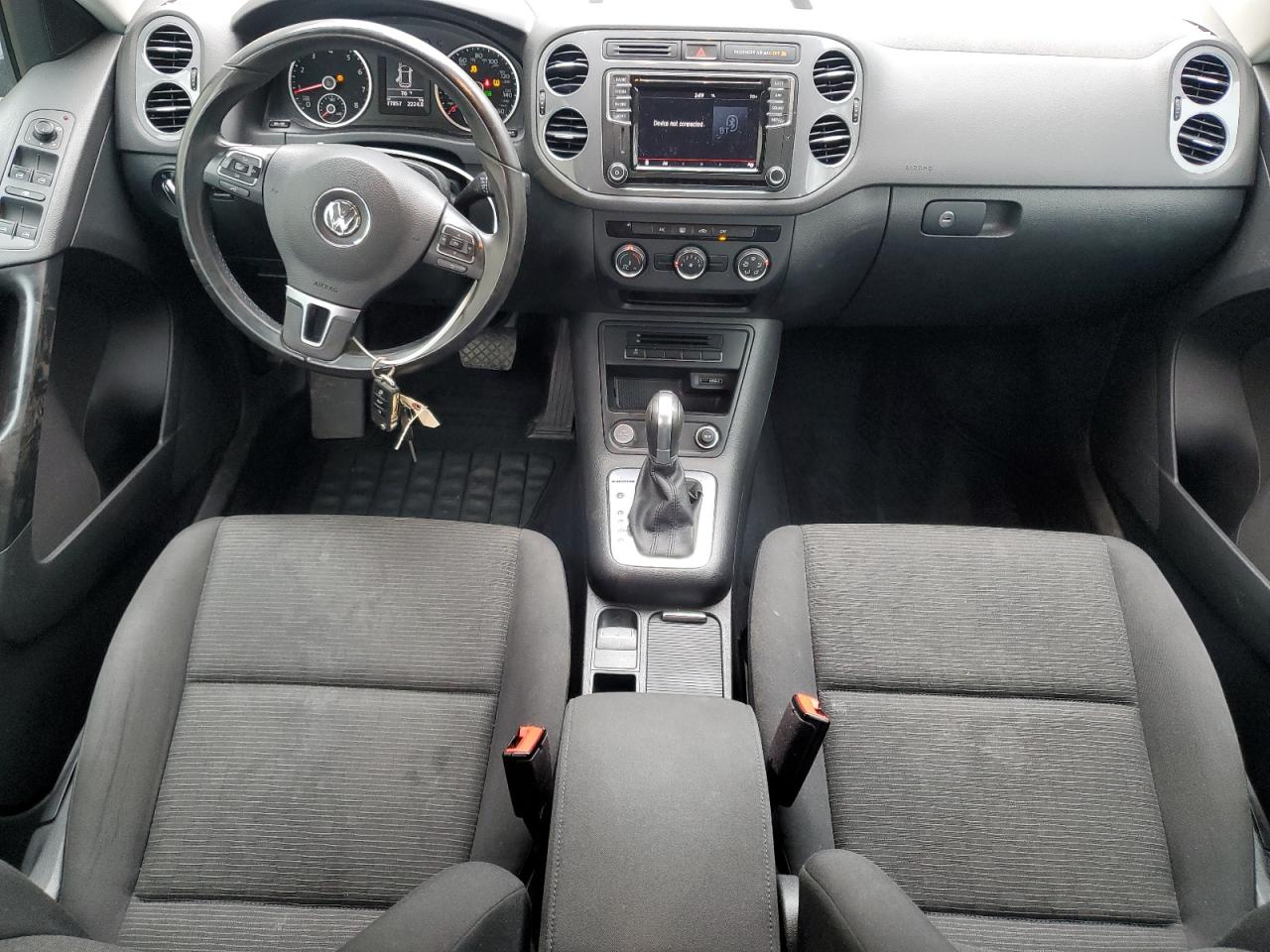 2018 Volkswagen Tiguan VIN WVGBV7AX5JK002360 Copart auction photo, rear end / minor dent/scratches damage thumbnail 8