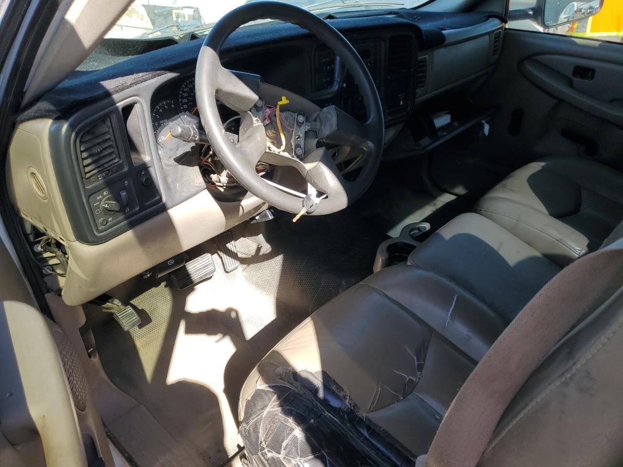 2005 Chevrolet Silverado VIN 1GCHC24U55E215323 Copart auction photo, all over damage thumbnail 8