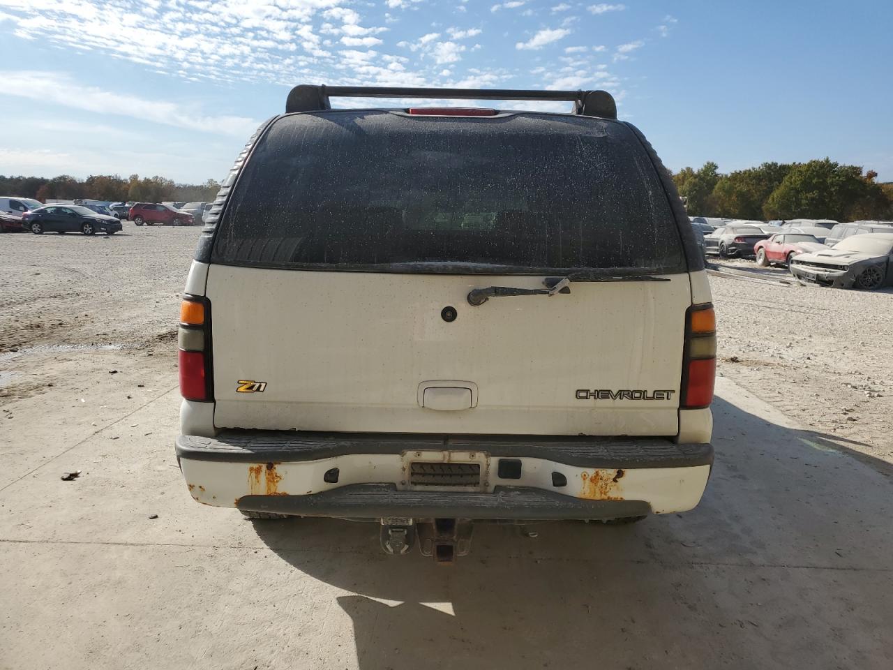 2004 Chevrolet Suburban VIN 3GNFK16Z64G291712 Copart auction photo, front end / minor dent/scratches damage thumbnail 6