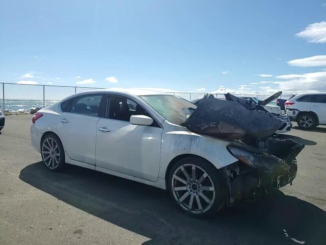 2016 Nissan Altima VIN 1N4AL3AP8GN371323 Copart auction photo, burn - engine damage thumbnail 10