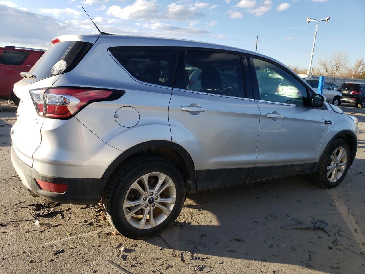 2017 Ford Escape VIN 1FMCU9GD0HUC25887 Copart auction photo, front end / minor dent/scratches damage thumbnail 3