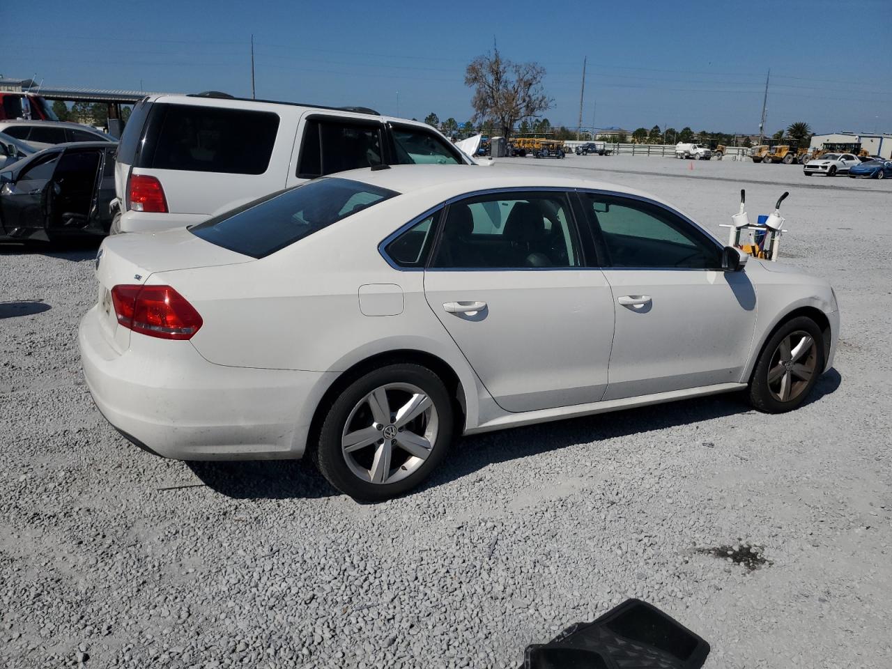 2014 Volkswagen Passat VIN 1VWBP7A36EC002280 Copart auction photo, side / rear end damage thumbnail 3