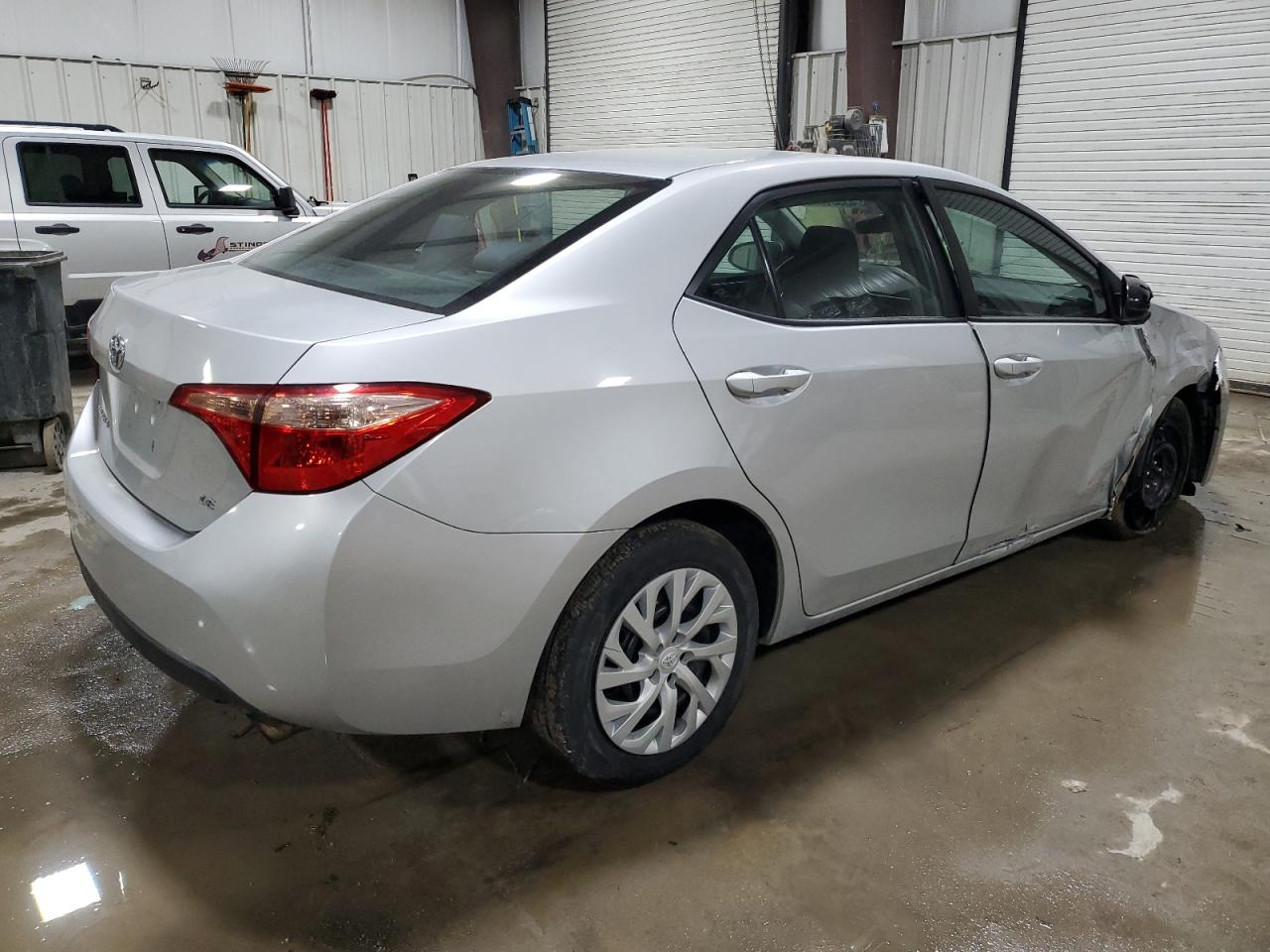 2018 Toyota Corolla VIN 2T1BURHE4JC989347 Copart auction photo, front end / side damage thumbnail 3