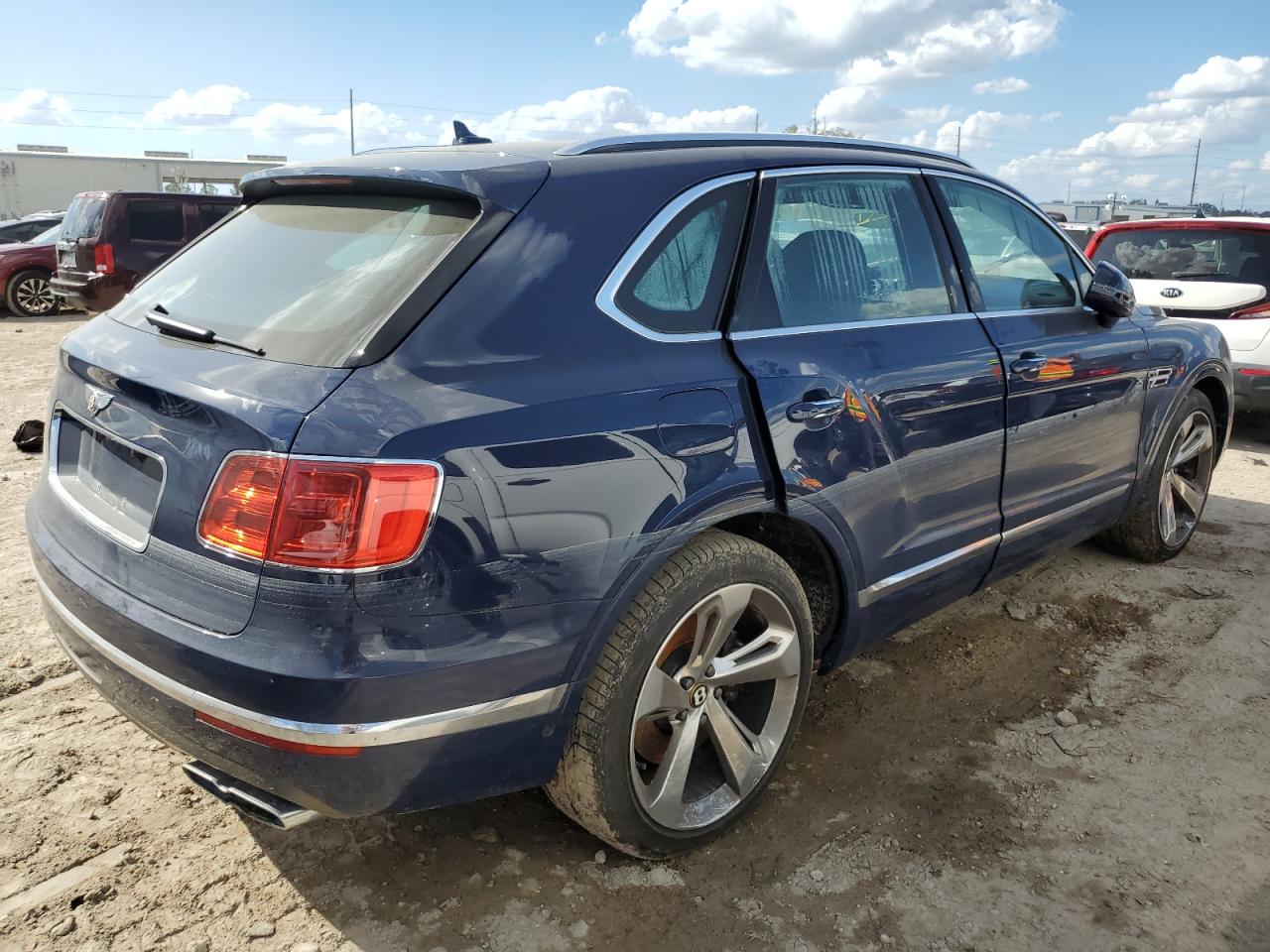 2020 Bentley Bentayga VIN SJAAM2ZV5LC027993 Copart auction photo, water/flood damage thumbnail 3