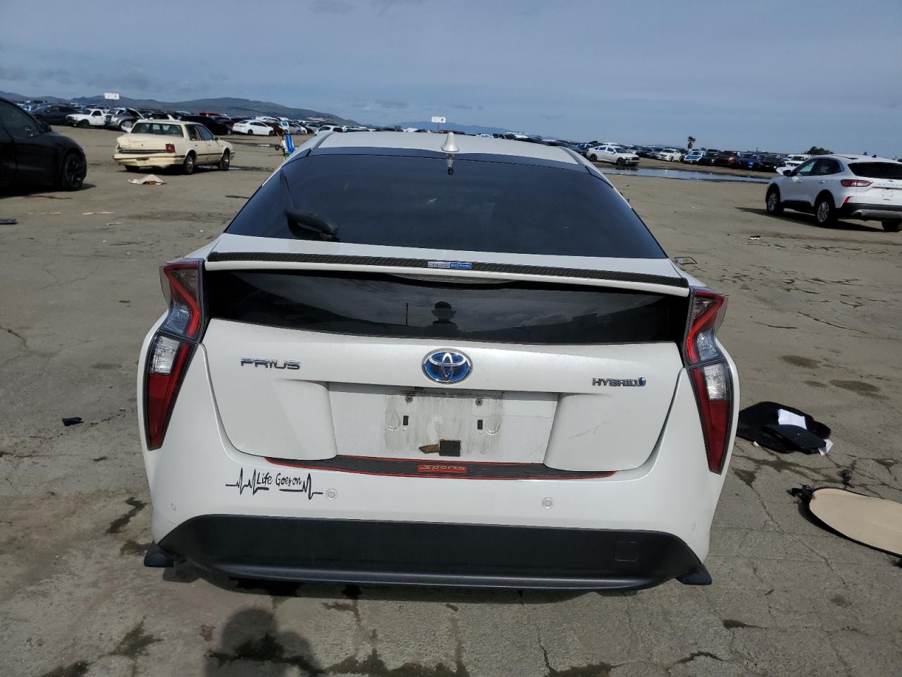 2017 Toyota Prius VIN JTDKARFU9H3043735 Copart auction photo, front end damage thumbnail 6