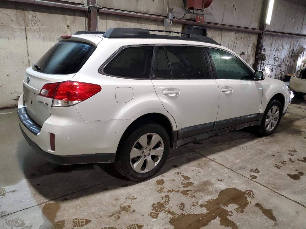 2011 Subaru Outback VIN 4S4BRCCC6B3404472 Copart auction photo, top/roof / minor dent/scratches damage thumbnail 3
