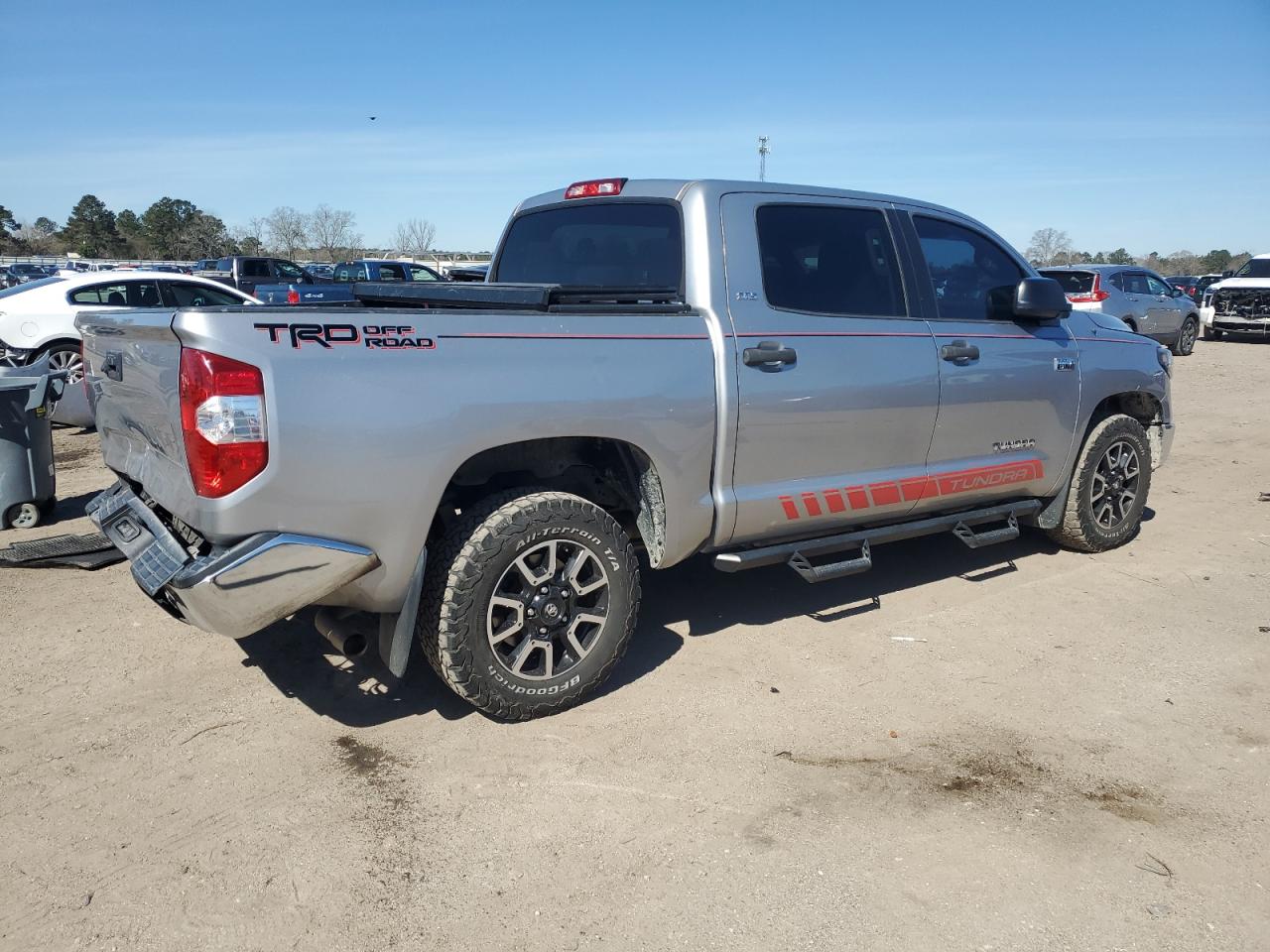 2017 Toyota Tundra VIN 5TFEW5F18HX218045 Copart auction photo, rear end damage thumbnail 3