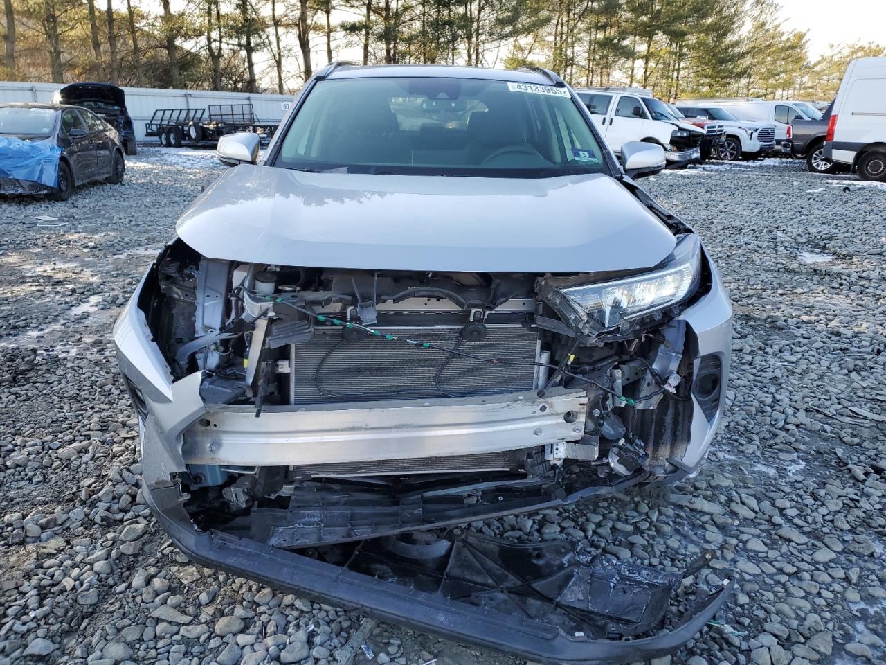 2019 Toyota RAV 4 VIN JTMP1RFV4KD018371 Copart auction photo, front end / minor dent/scratches damage thumbnail 5