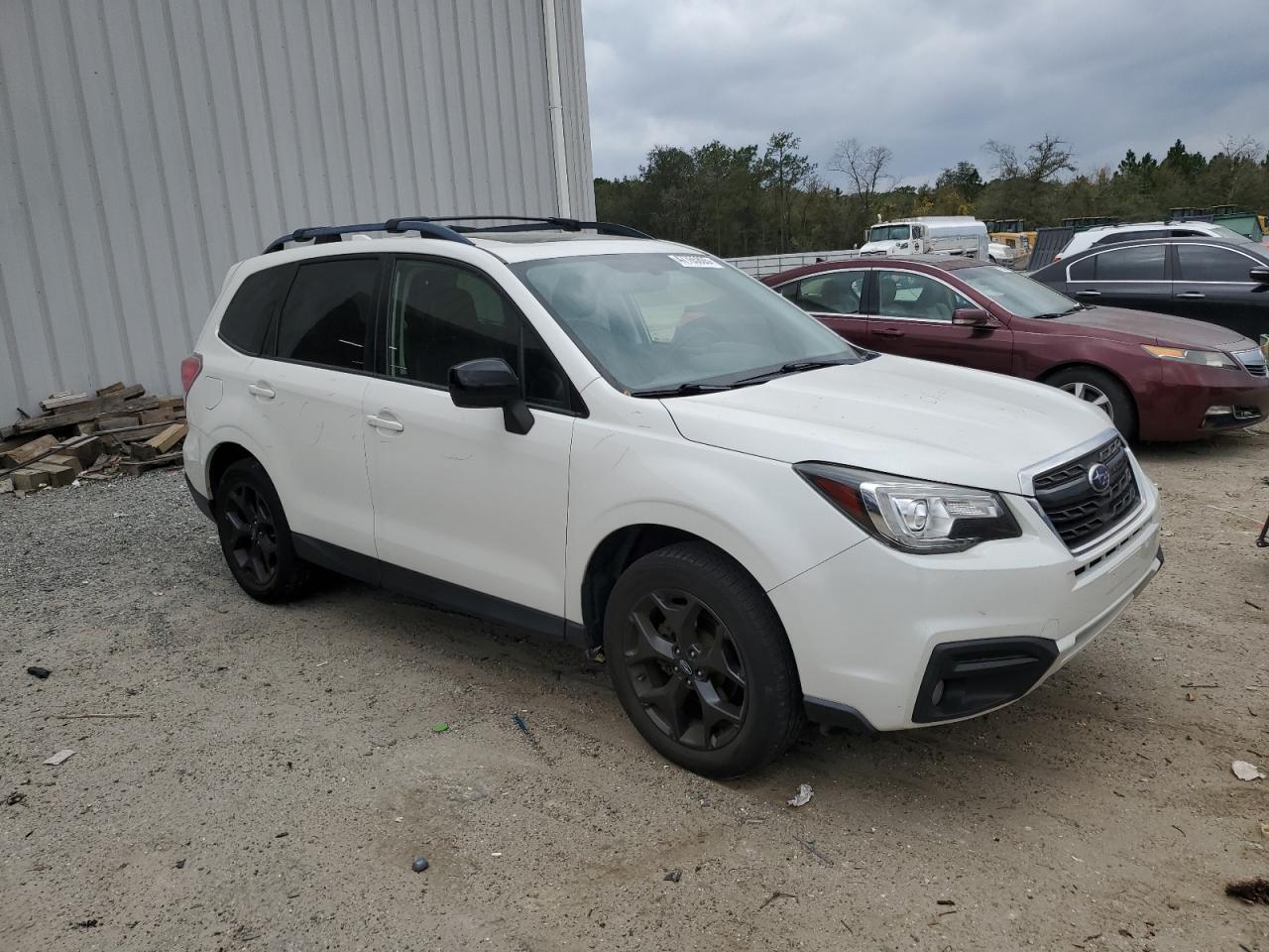 2018 Subaru Forester VIN JF2SJAEC1JH446578 Copart auction photo, minor dent/scratches damage thumbnail 4