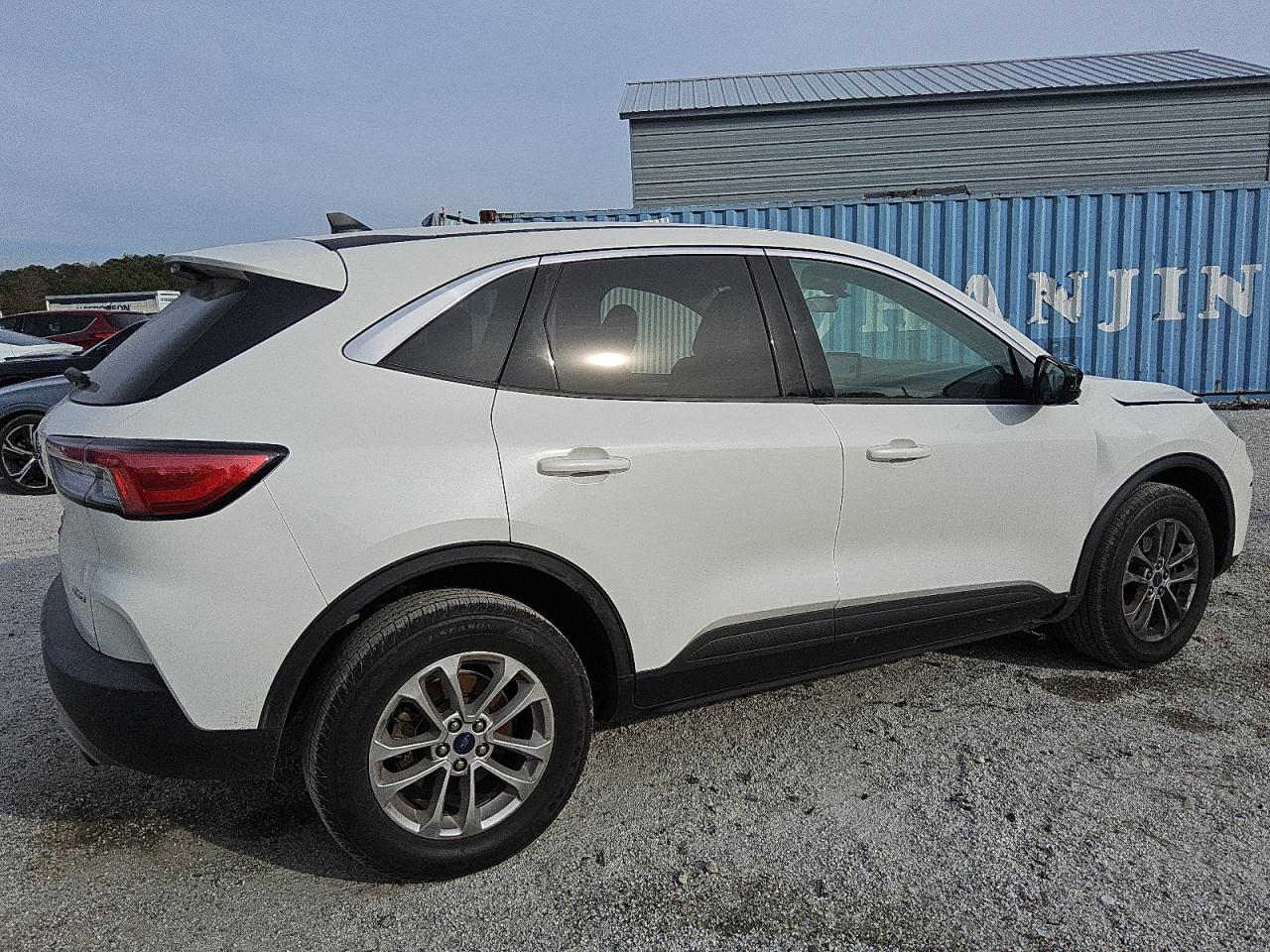 2022 Ford Escape VIN 1FMCU9G69NUA60841 Copart auction photo, front end damage thumbnail 3