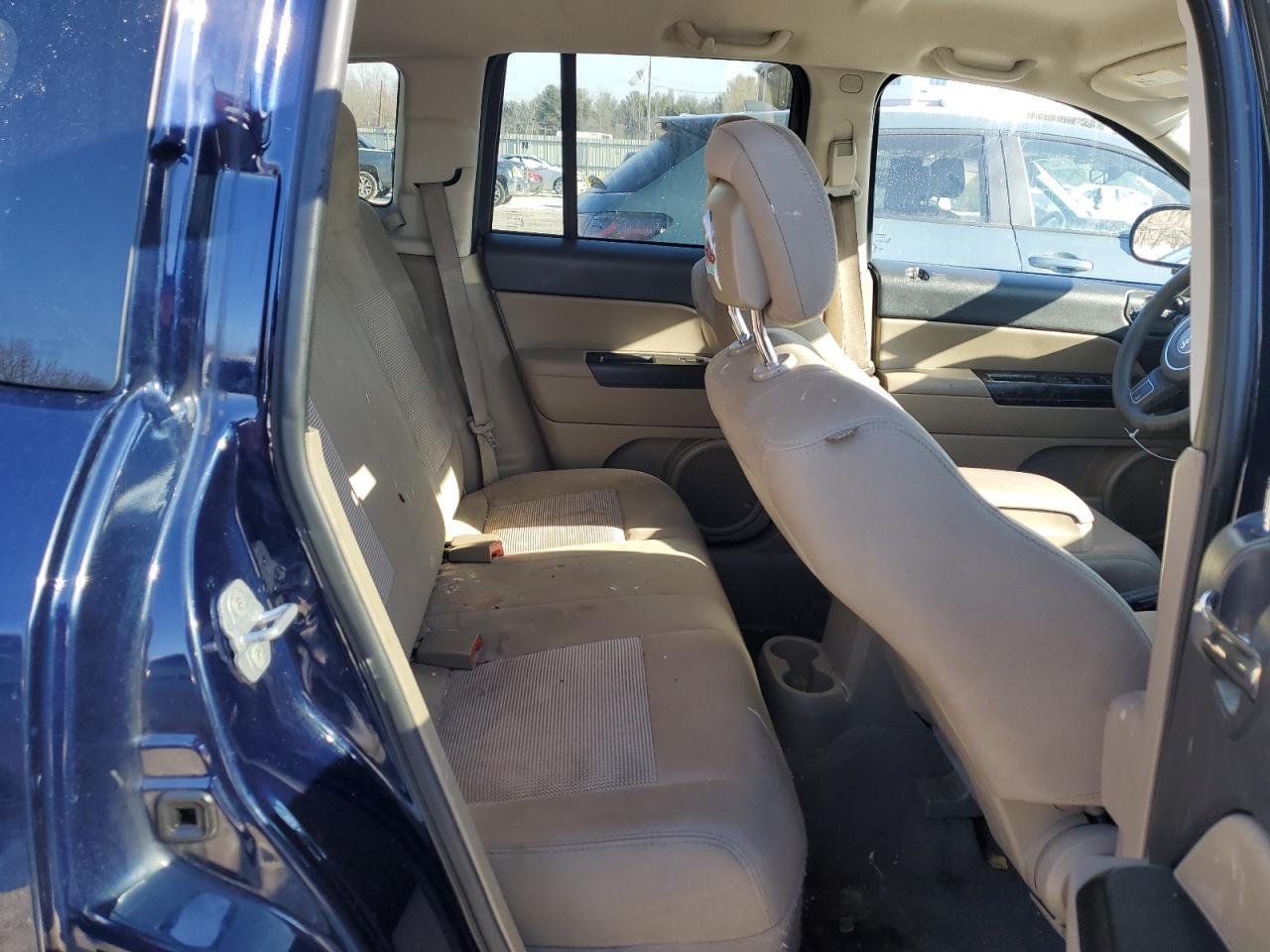 2012 Jeep Compass VIN 1C4NJDBB1CD621897 Copart auction photo, minor dent/scratches damage thumbnail 11