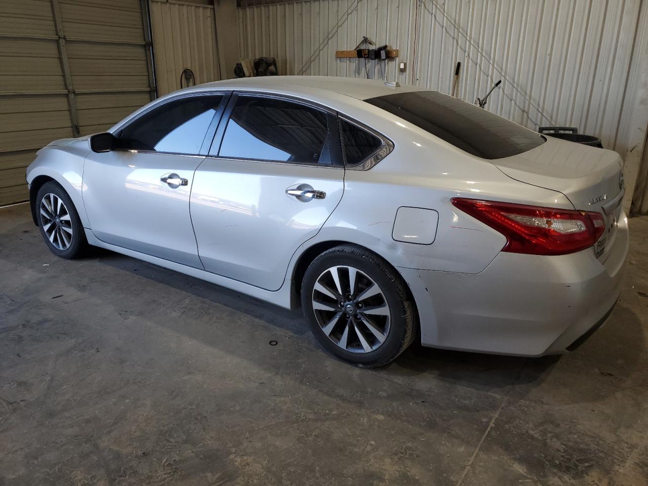 2017 Nissan Altima VIN 1N4AL3AP6HC213883 Copart auction photo, front end / rear end damage thumbnail 2