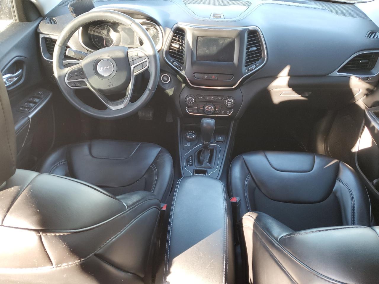 2019 Jeep Grand Cherokee VIN 1C4PJMLB3KD379250 Copart auction photo, all over damage thumbnail 8