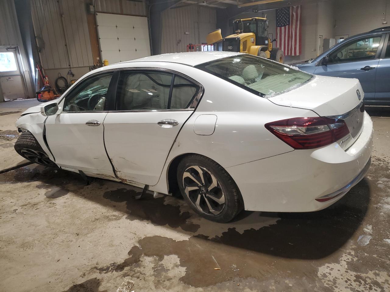2017 Honda Accord VIN 1HGCR2F00HA042147 Copart auction photo, front end / side damage thumbnail 2