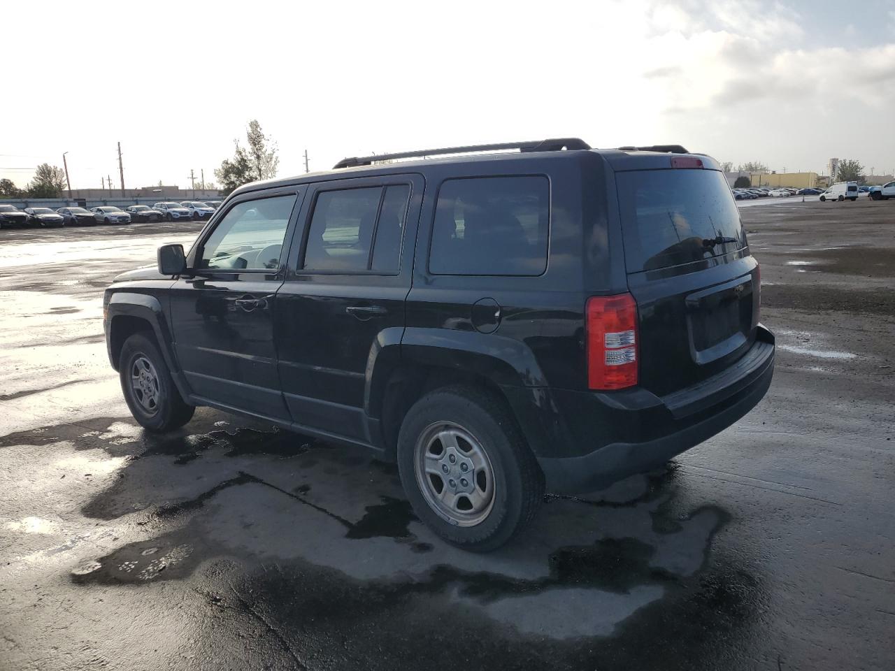 2016 Jeep Liberty (Patriot) VIN 1C4NJPBA6GD640993 Copart auction photo, minor dent/scratches damage thumbnail 2