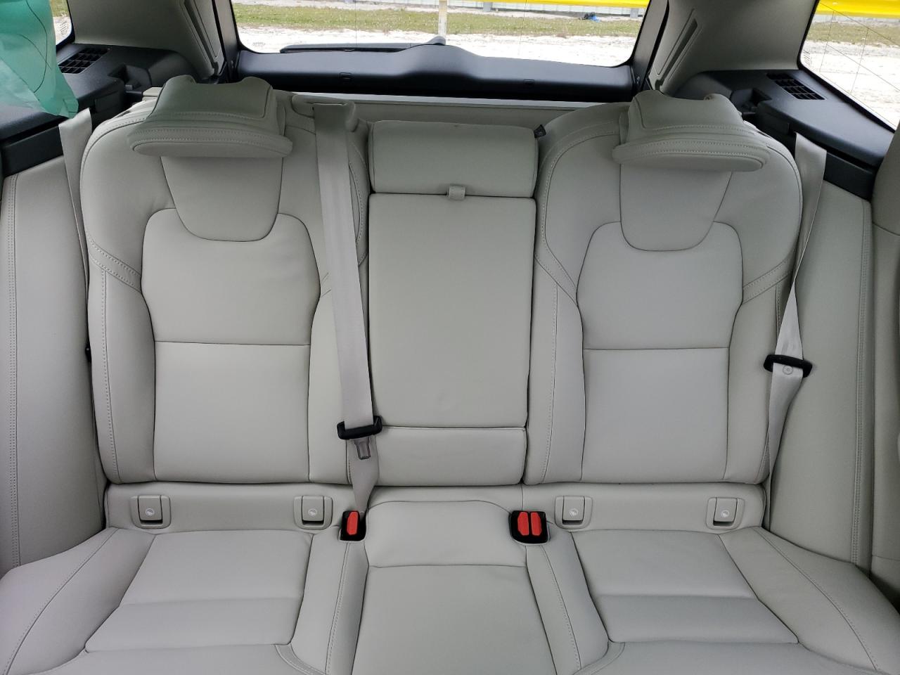 2022 Volvo XC60 VIN YV4L12DLXN1020796 Copart auction photo, side / minor dent/scratches damage thumbnail 10