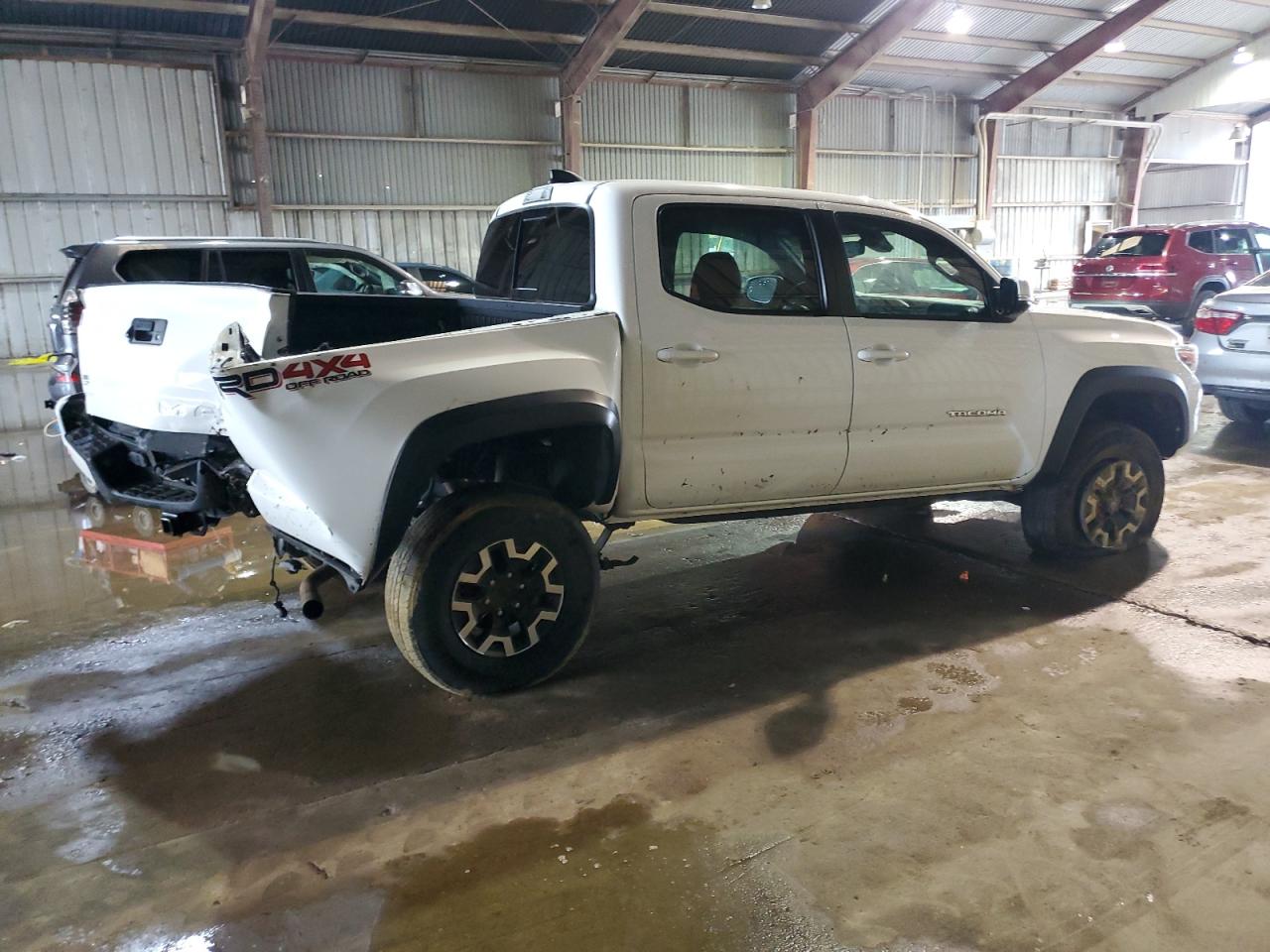 2021 Toyota Tacoma VIN 5TFCZ5AN8MX260072 Copart auction photo, rear end damage thumbnail 3