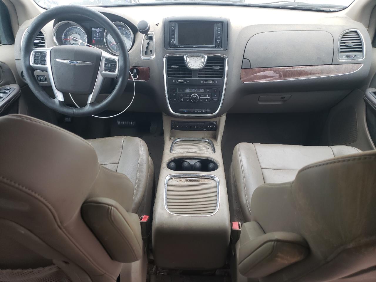 2011 Chrysler Town & Country VIN 2A4RR6DG4BR610090 Copart auction photo, front end / side damage thumbnail 8