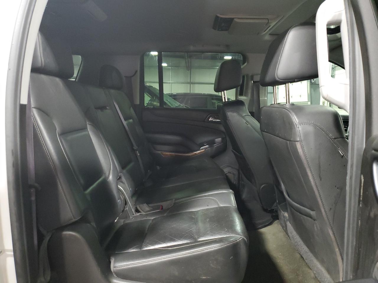 2017 Chevrolet Suburban VIN 1GNSKJKC1HR131632 Copart auction photo, front end / side damage thumbnail 11