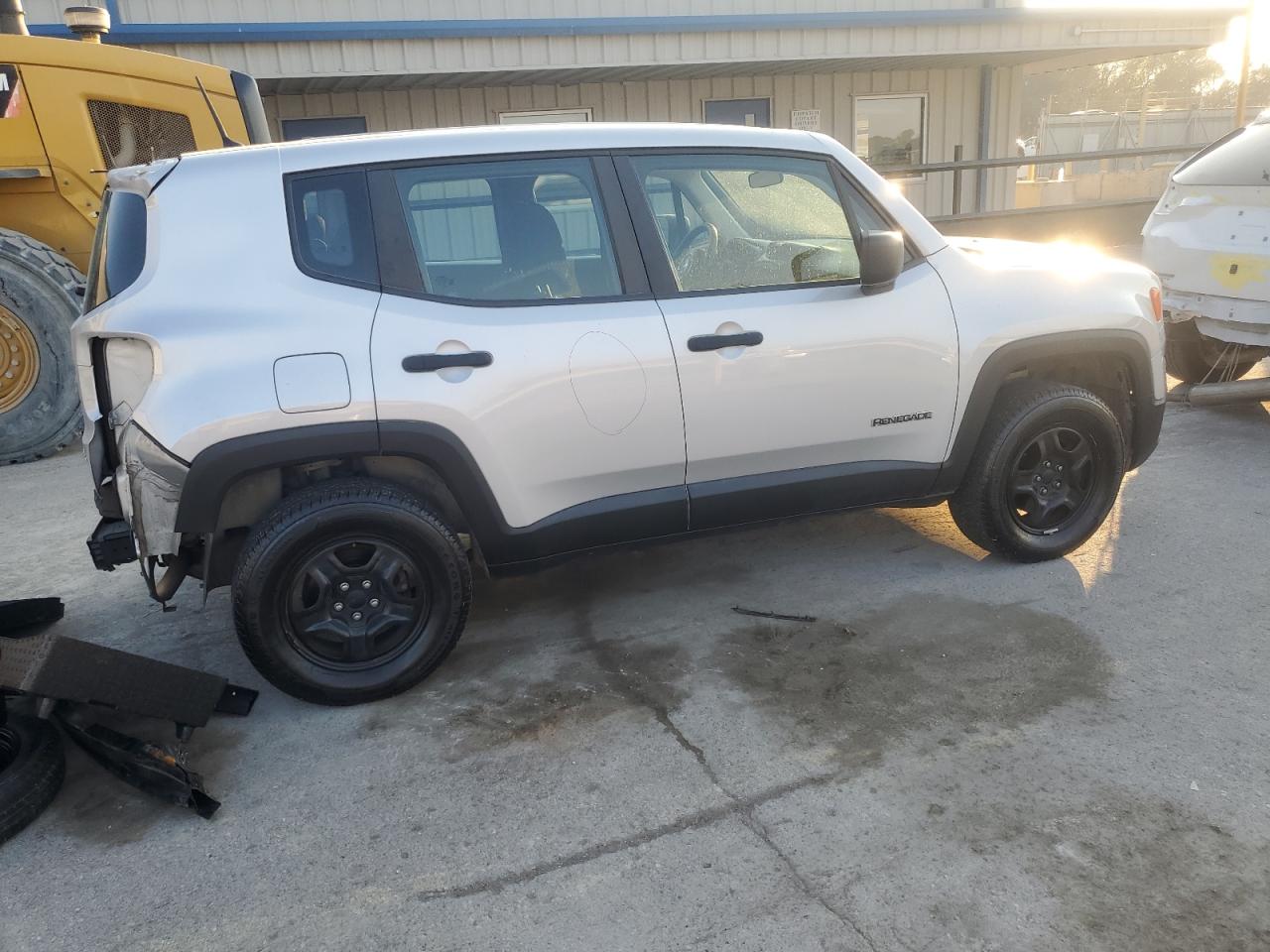 2018 Jeep Renegade VIN ZACCJBAB7JPJ44711 Copart auction photo, rear end damage thumbnail 3