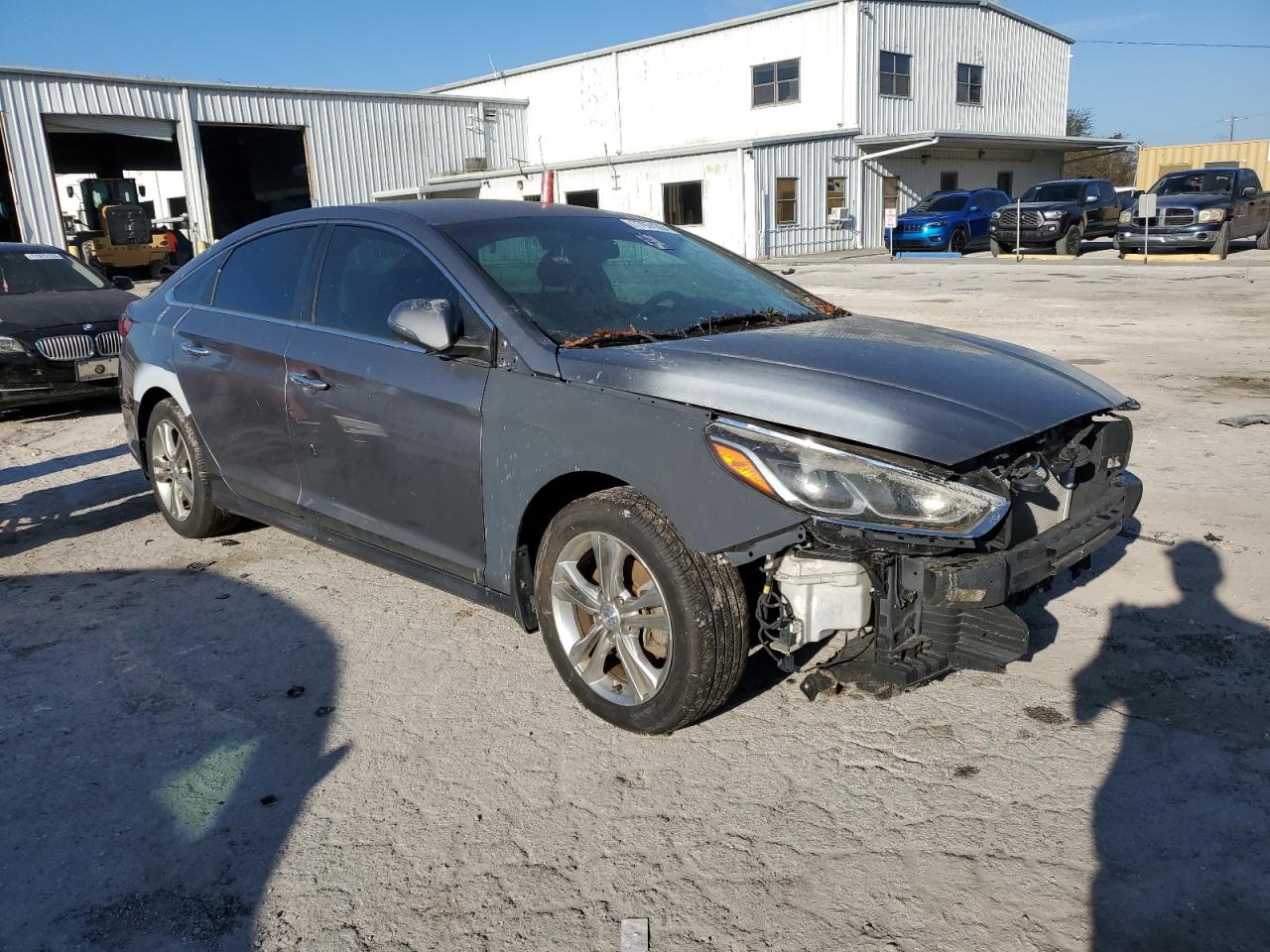 2018 Hyundai Sonata VIN 5NPE34AF0JH620651 Copart auction photo, front end / side damage thumbnail 4