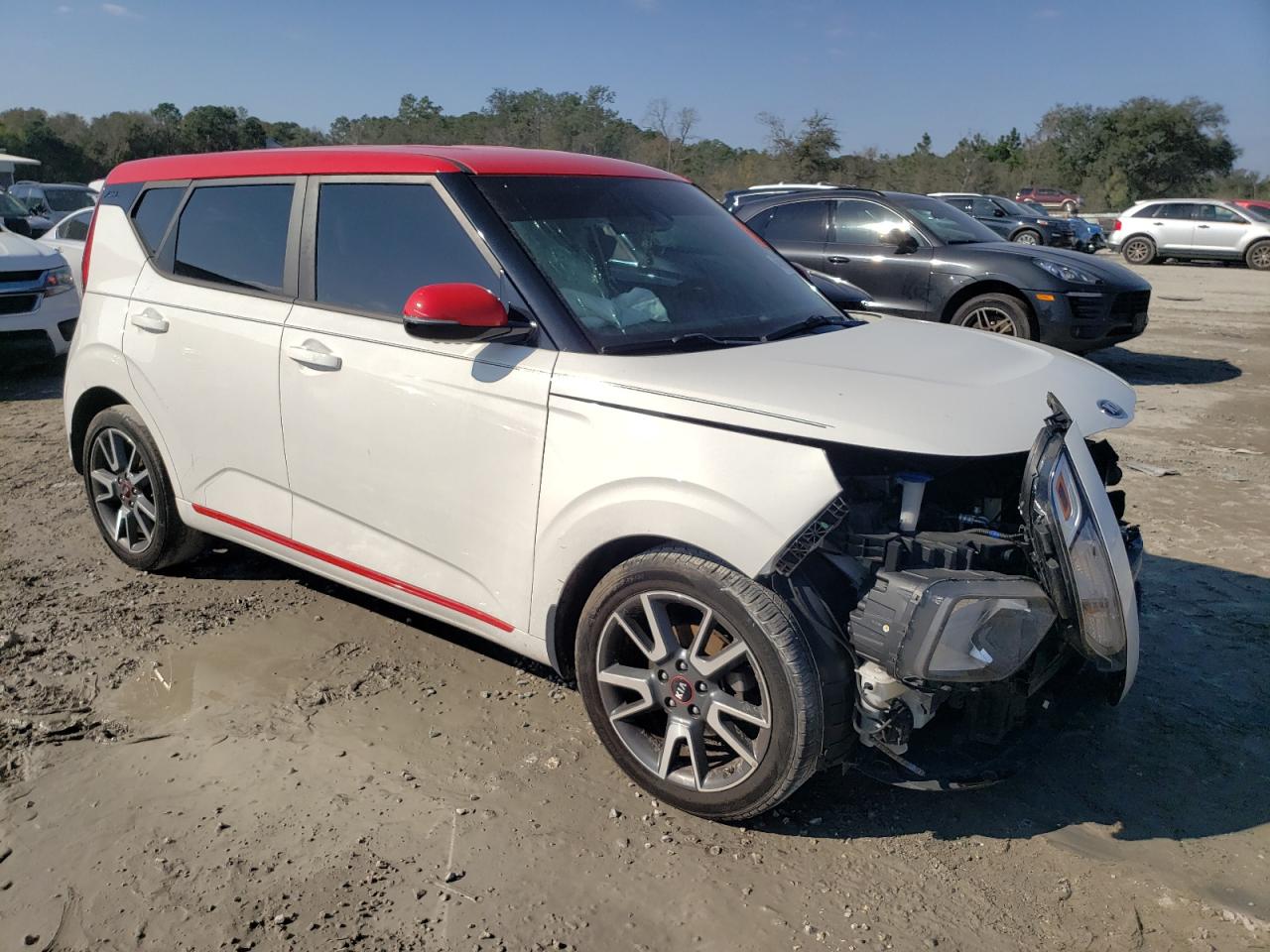 2020 KIA Soul VIN KNDJ63AU9L7002735 Copart auction photo, front end / rear end damage thumbnail 4