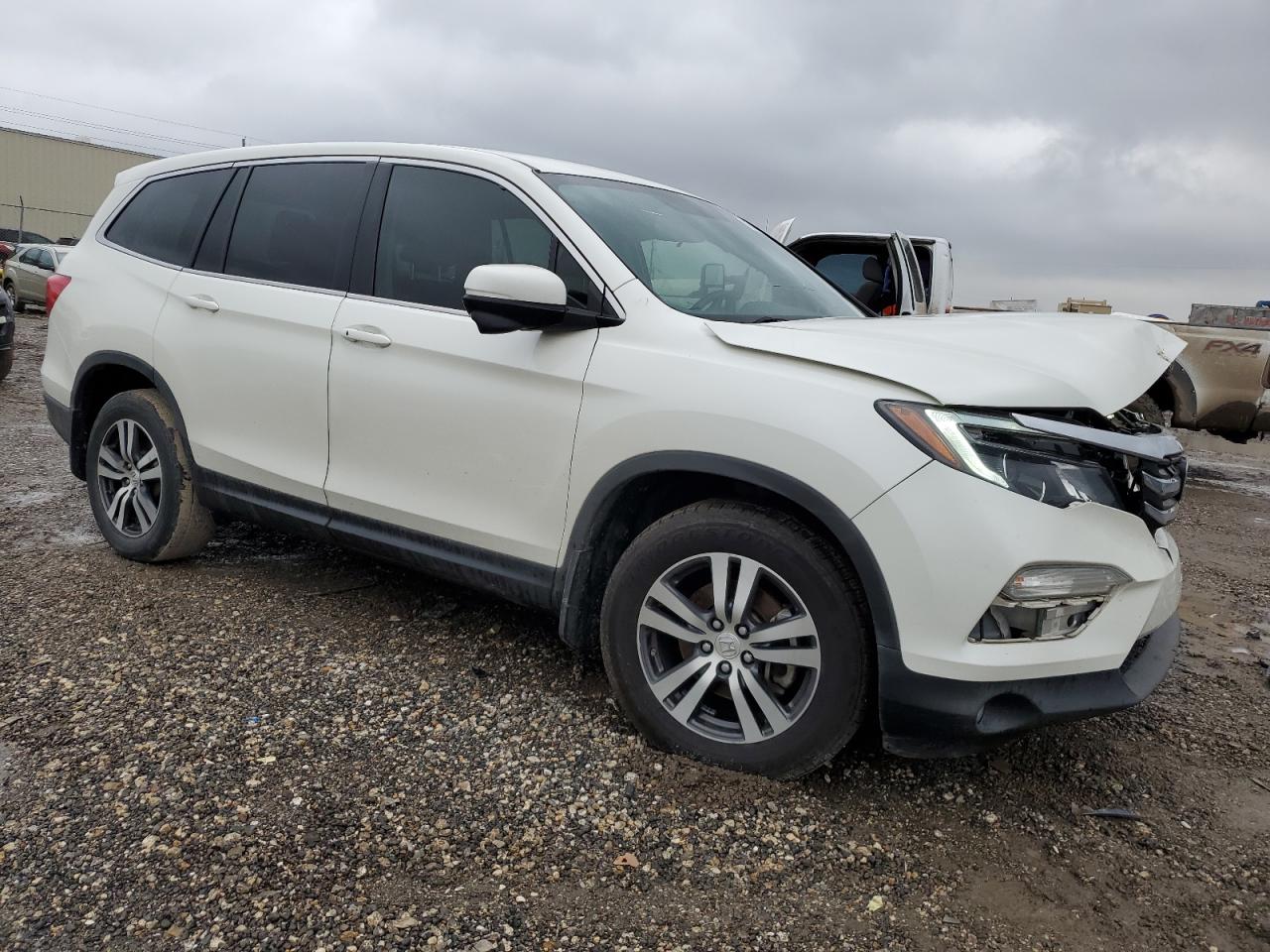 2018 Honda Pilot VIN 5FNYF5H36JB032418 Copart auction photo, front end / minor dent/scratches damage thumbnail 4