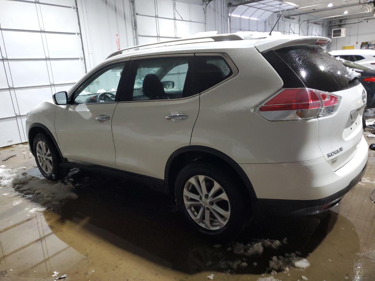 2015 Nissan Rogue VIN KNMAT2MV6FP567990 Copart auction photo, side / minor dent/scratches damage thumbnail 2