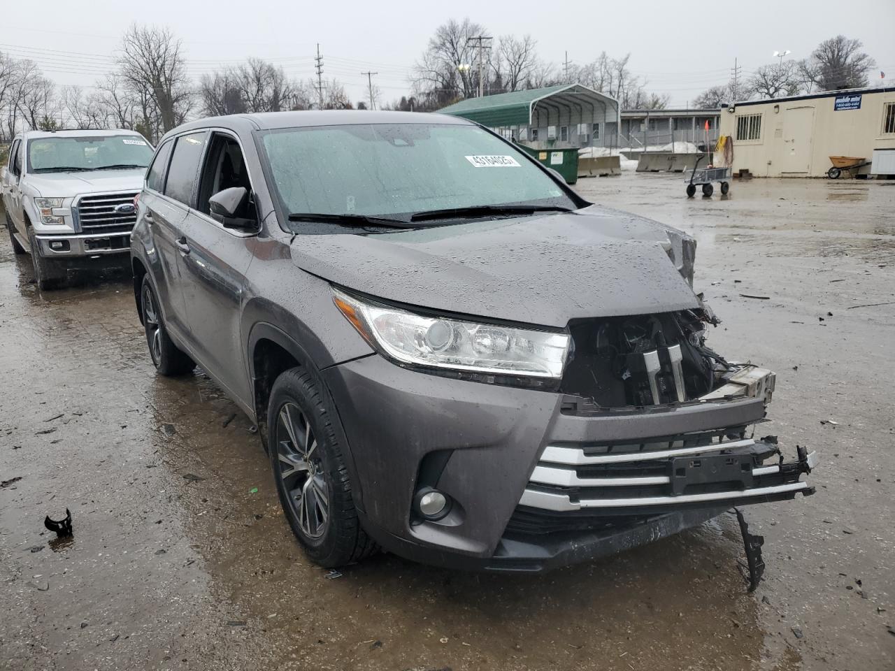 2017 Toyota Highlander VIN 5TDBZRFH0HS449090 Copart auction photo, front end damage thumbnail 4