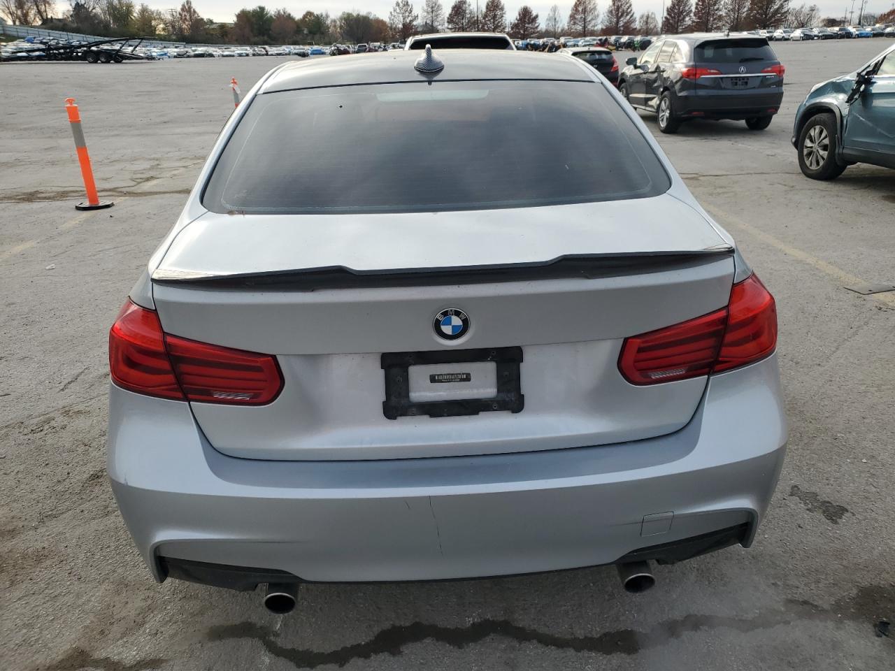 2017 BMW 3er VIN WBA8B7C31HA190096 Copart auction photo, front end damage thumbnail 6