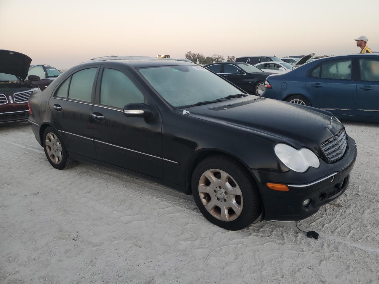 2006 Mercedes-Benz C-klasse VIN WDBRF92HX6F760518 Copart auction photo, water/flood damage thumbnail 4