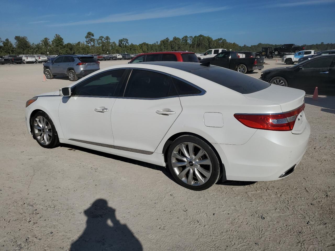2012 Hyundai Azera VIN KMHFH4JG2CA192506 Copart auction photo, front end / minor dent/scratches damage thumbnail 2