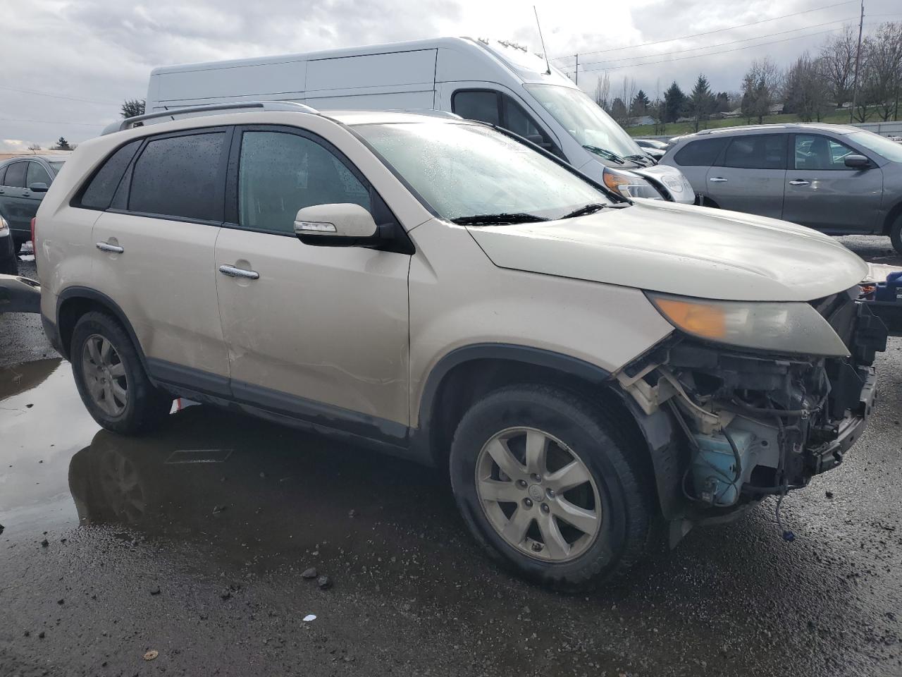 2011 KIA Sorento VIN 5XYKT4A19BG127518 Copart auction photo, front end damage thumbnail 4