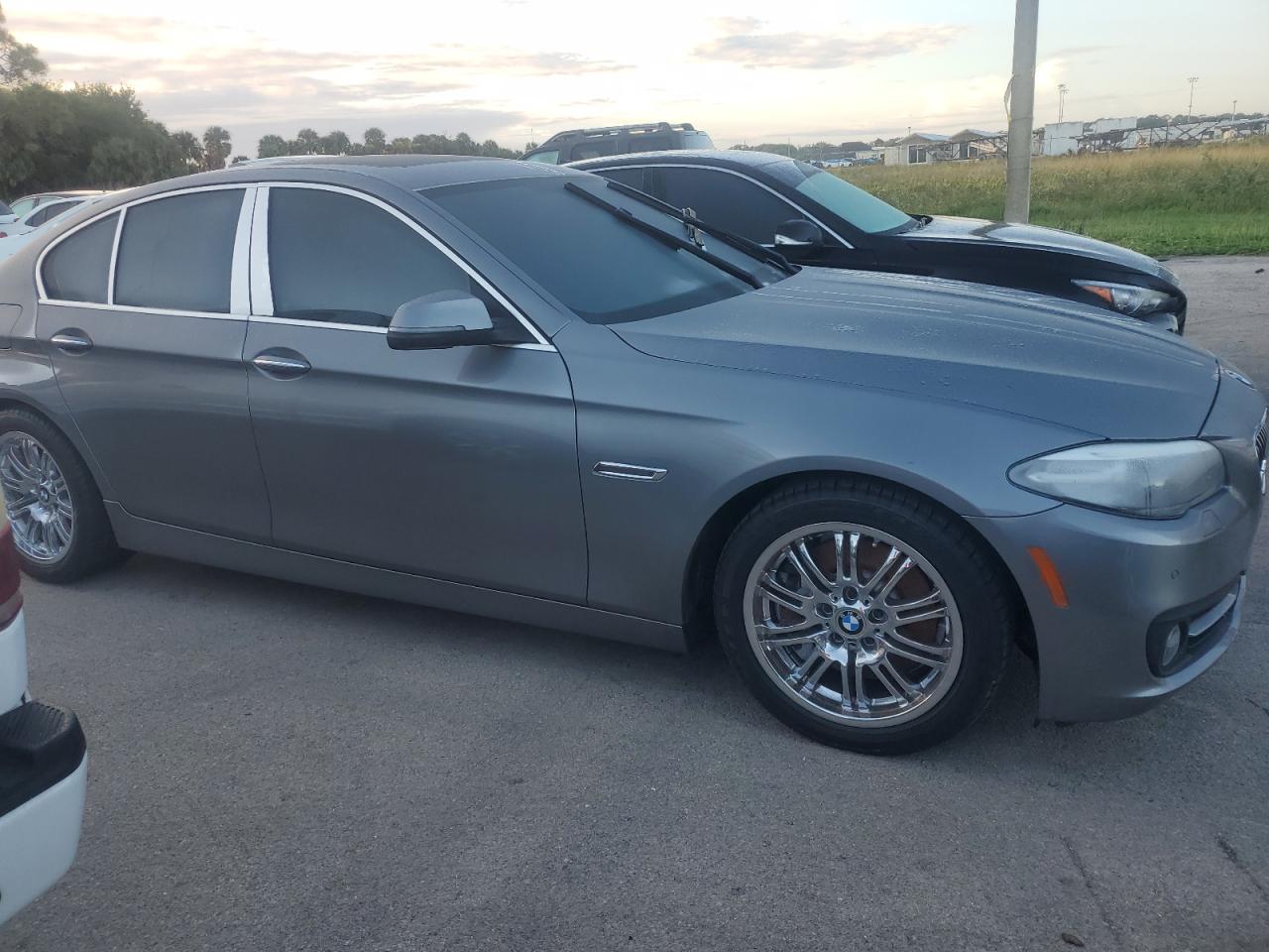 2015 BMW 5er VIN WBA5B1C52FG126130 Copart auction photo, water/flood damage thumbnail 4