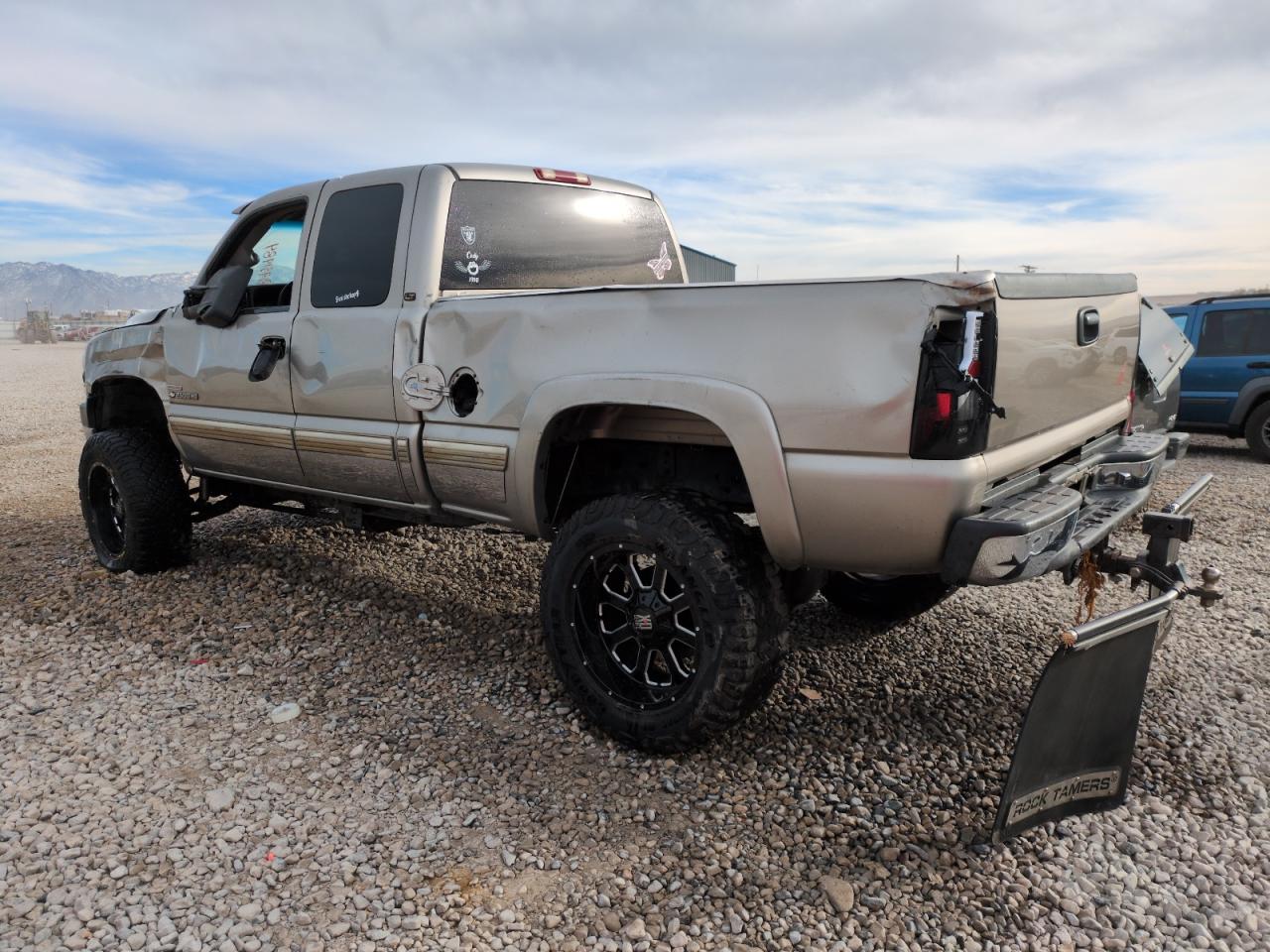 2001 Chevrolet Silverado VIN 1GCHK29101E195316 Copart auction photo, rollover damage thumbnail 2