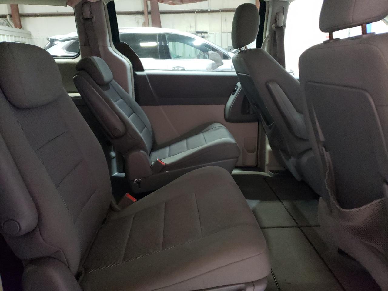 2009 Dodge Caravan VIN 2D8HN54129R617036 Copart auction photo, front end / hail damage thumbnail 12