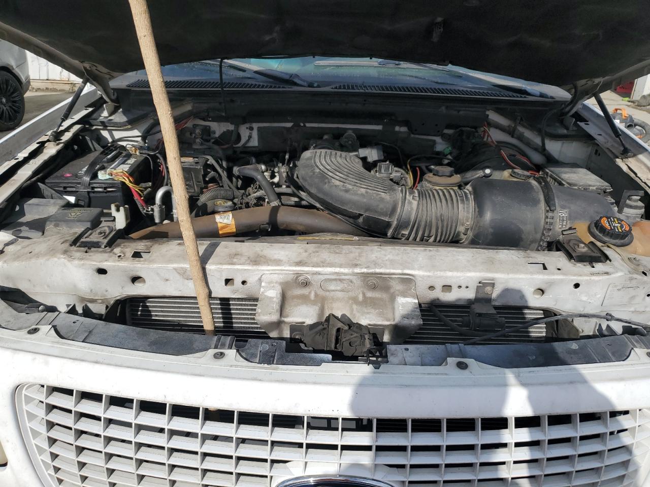 2000 Ford Expedition VIN 1FMRU1662YLB35757 Copart auction photo, front end damage thumbnail 12