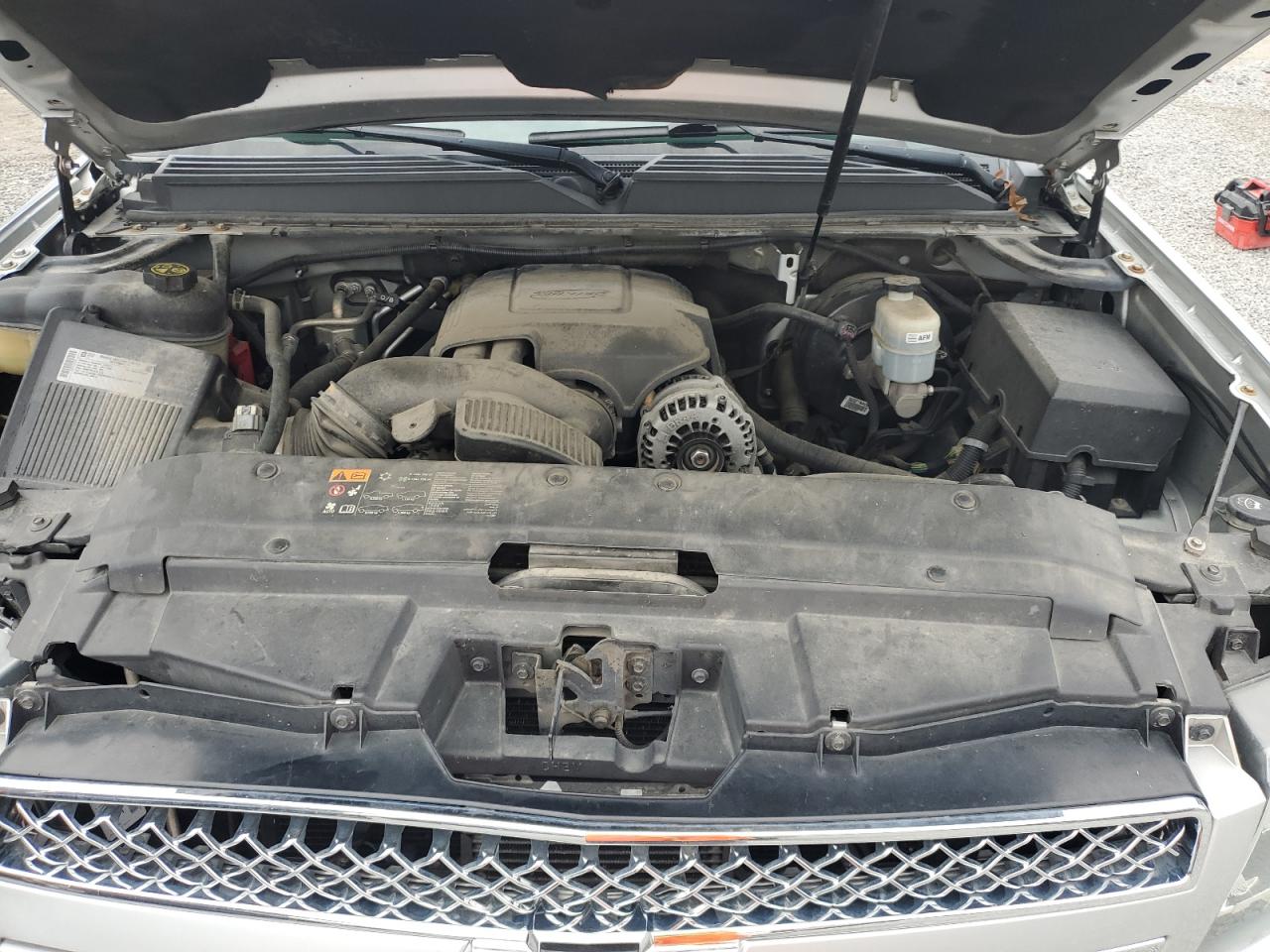 2013 Chevrolet Tahoe VIN 1GNSCAE03DR159392 Copart auction photo, front end damage thumbnail 12