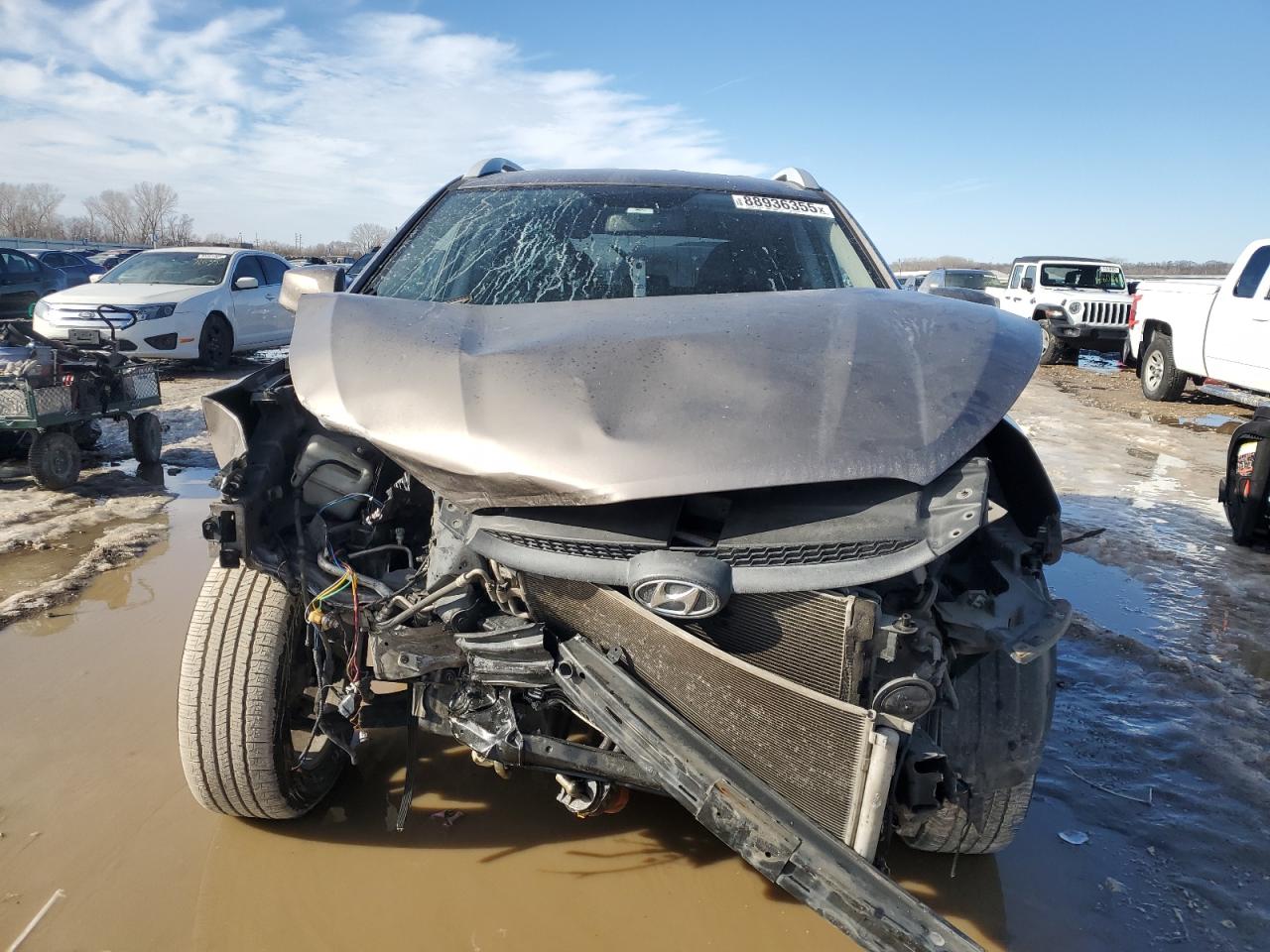 2011 Hyundai Tucson VIN KM8JU3AC0BU206364 Copart auction photo, front end damage thumbnail 5
