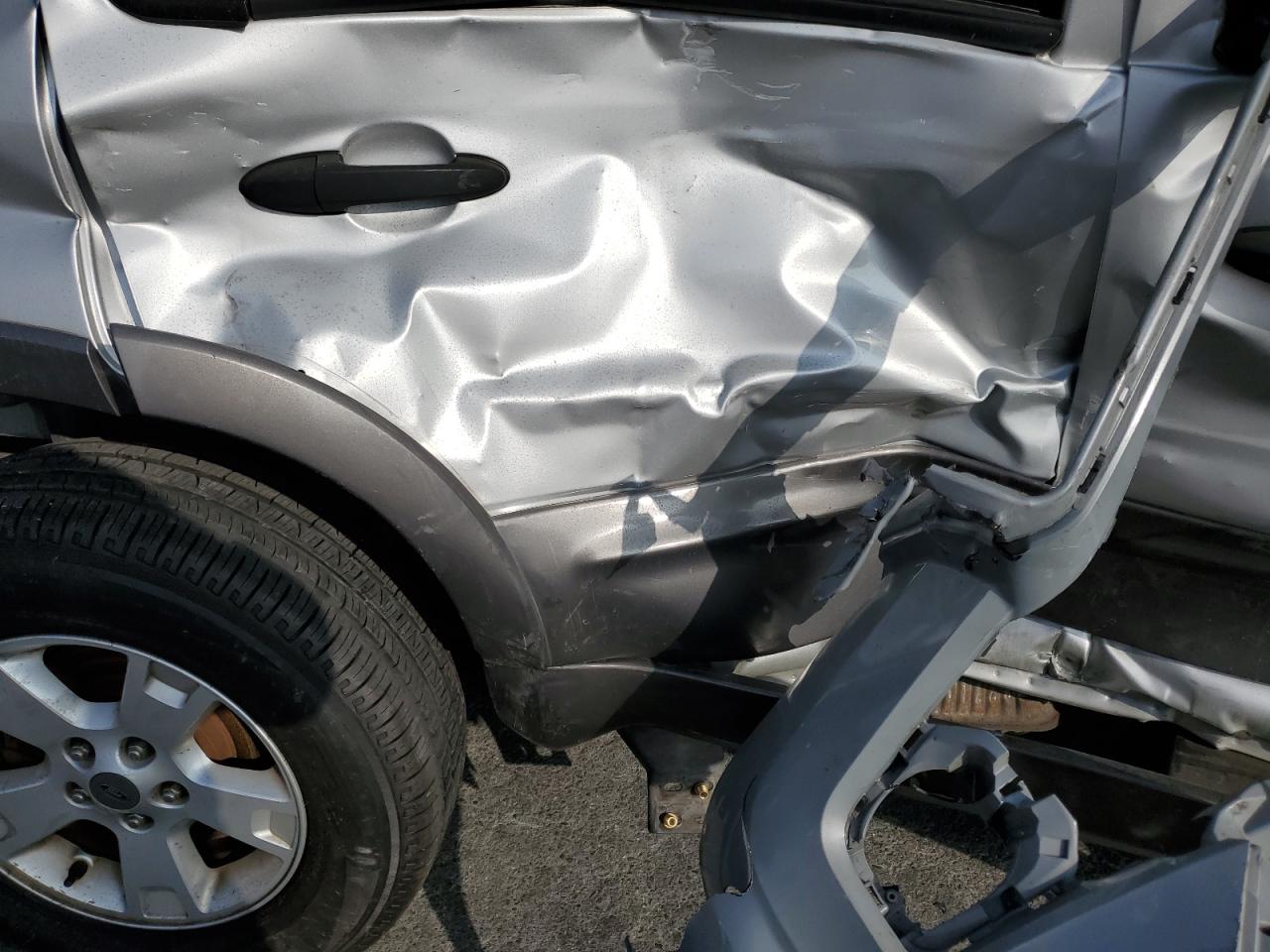 2006 Ford Escape VIN 1FMCU93106KD10300 Copart auction photo, all over / mechanical damage thumbnail 11