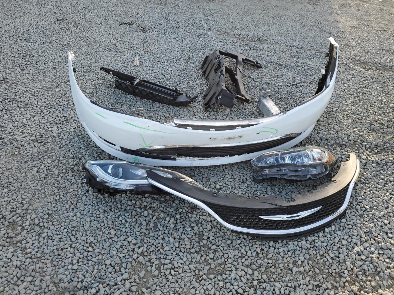 2015 Chrysler 200 VIN 1C3CCCAB5FN568489 Copart auction photo, front end damage thumbnail 12