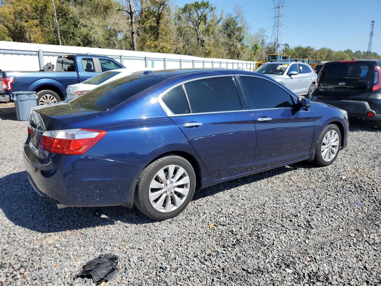 2014 Honda Accord VIN 1HGCR3F88EA031503 Copart auction photo, water/flood / front end damage thumbnail 3