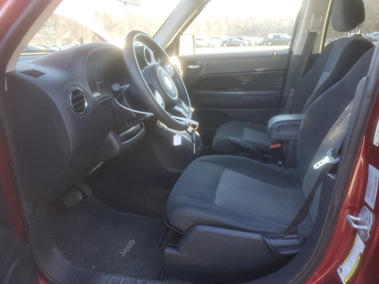 2014 Jeep Liberty (Patriot) VIN 1C4NJRBB8ED924451 Copart auction photo, minor dent/scratches damage thumbnail 7