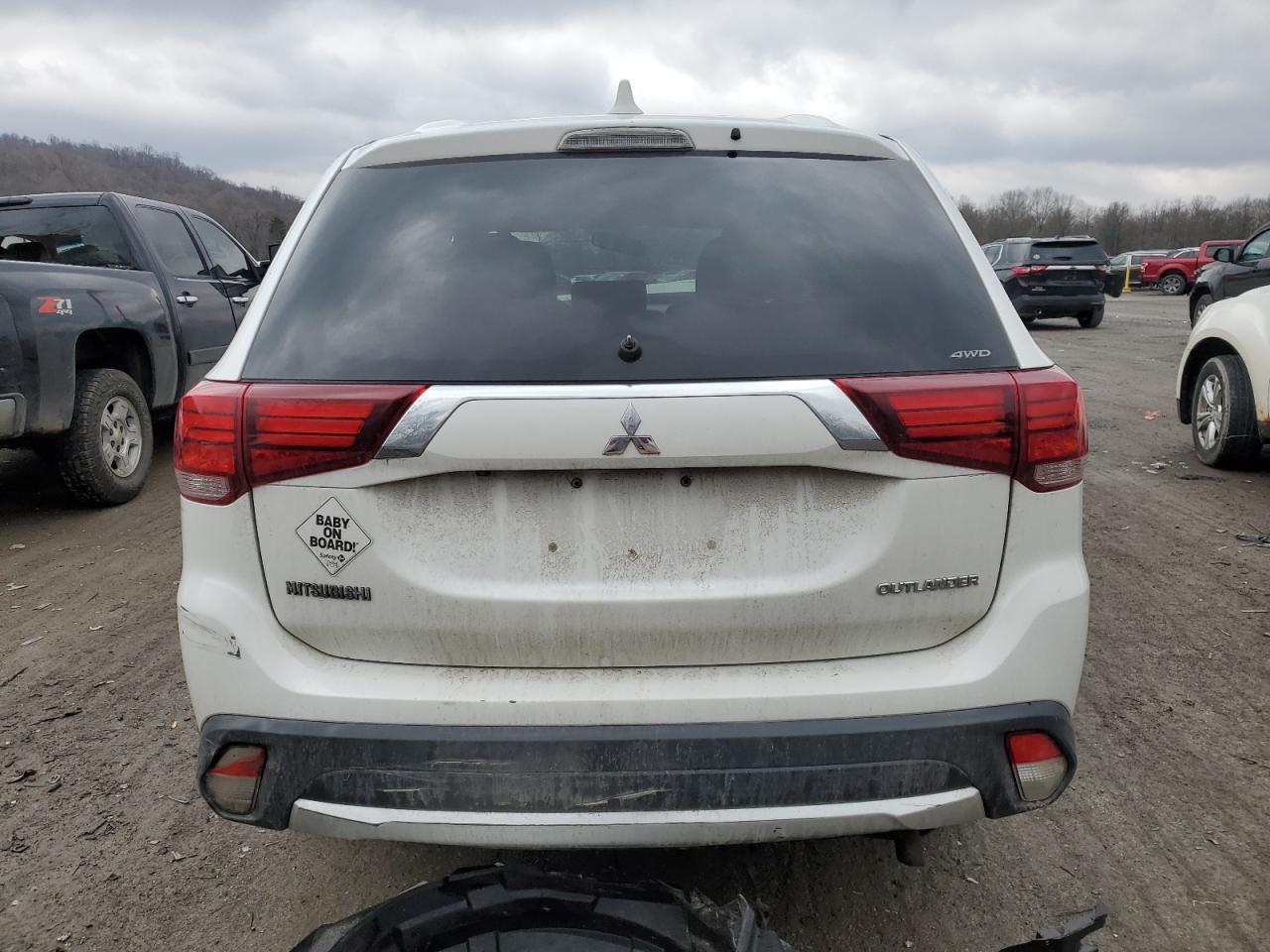 2017 Mitsubishi Outlander VIN JA4AZ2A33HZ013583 Copart auction photo, front end / rear end damage thumbnail 6