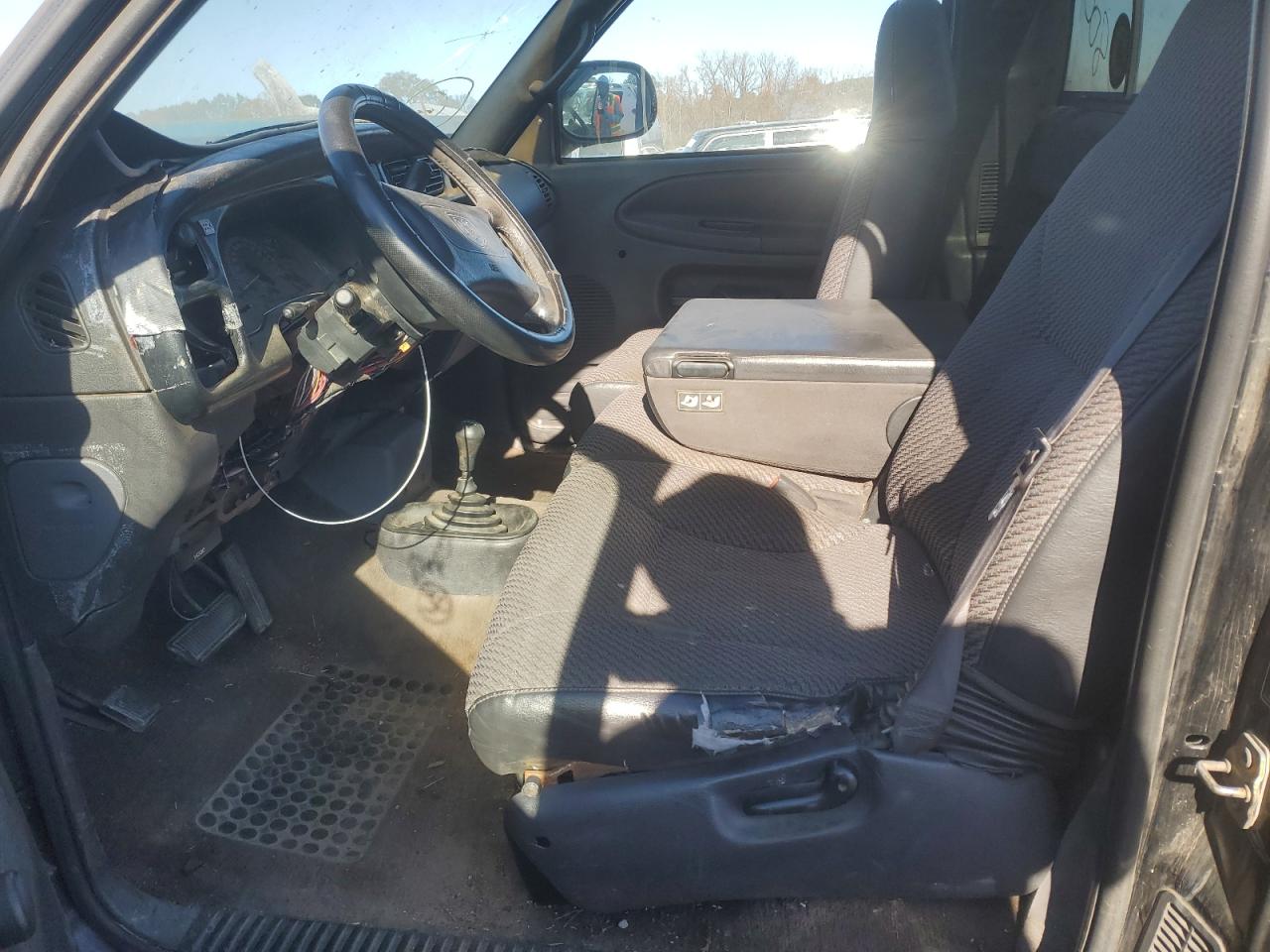1998 Dodge RAM VIN 1B7HF16Y7WS633175 Copart auction photo, rear end damage thumbnail 7