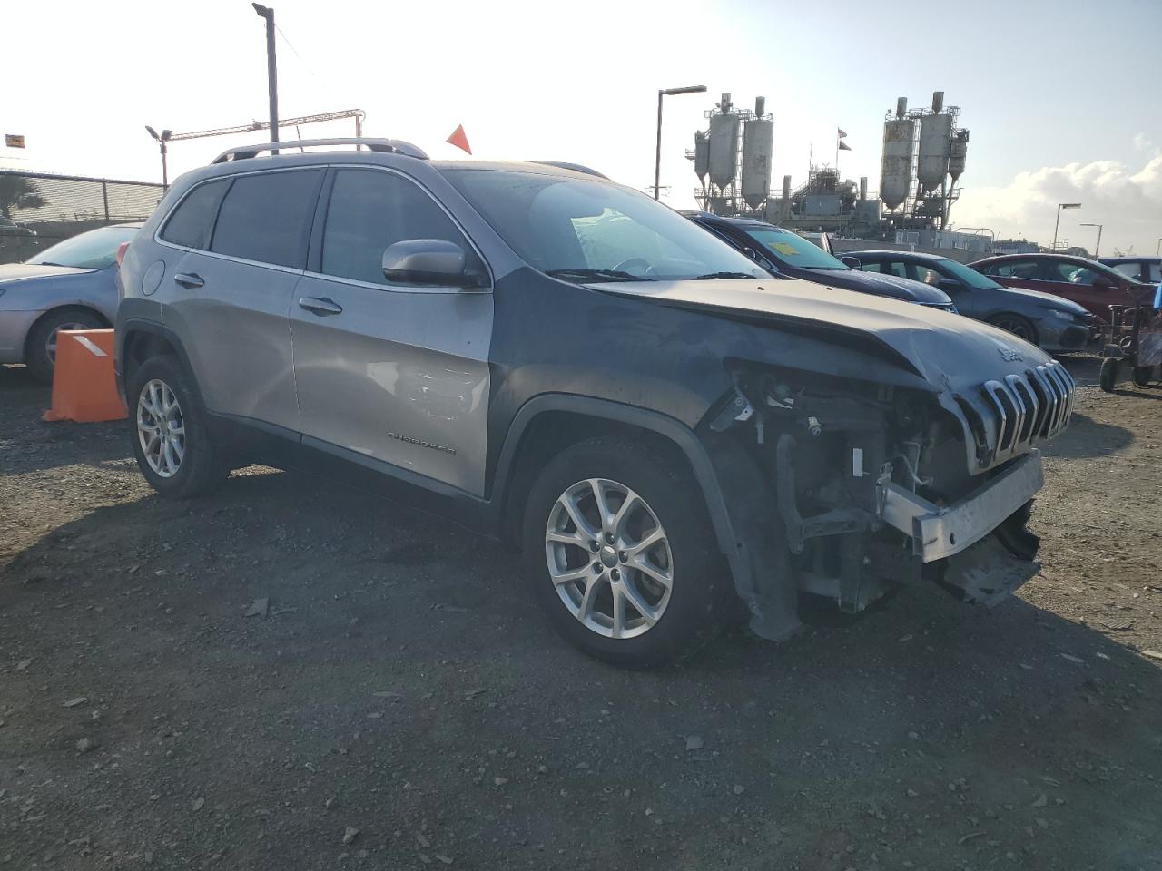 2017 Jeep Grand Cherokee VIN 1C4PJLCB9HW667698 Copart auction photo, front end damage thumbnail 4