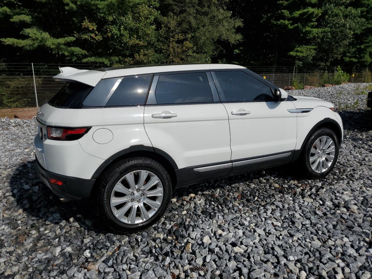 2017 Land Rover Range Rover VIN SALVR2BG2HH183411 Copart auction photo, burn - engine damage thumbnail 3